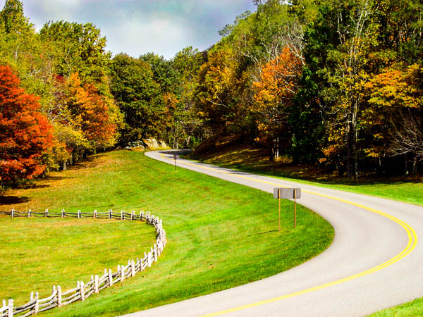 Fun things to do in Asheville NC : Blue Ridge Parkway in North Carolina. 